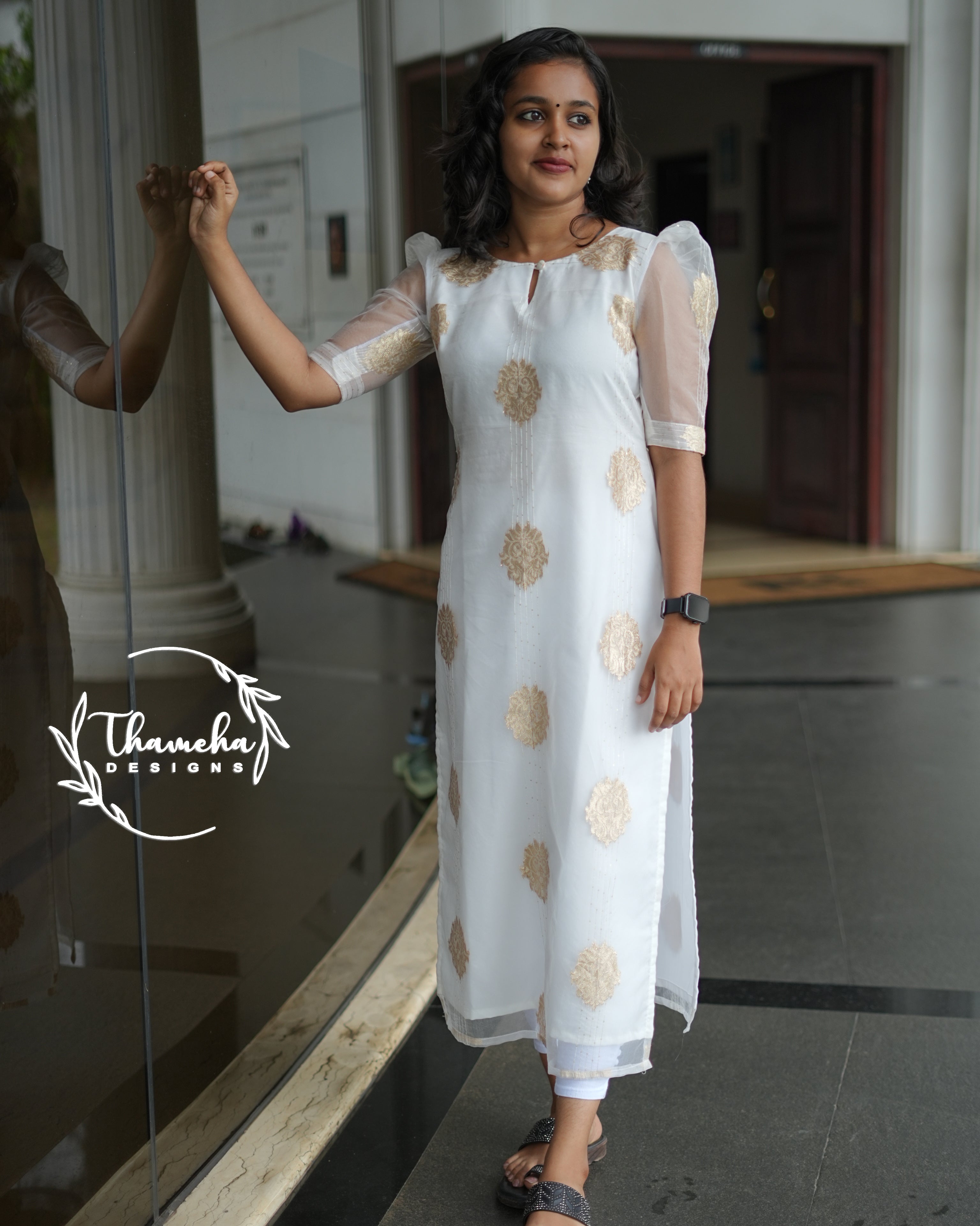 Athulya Magenta Dress with Navy blue Banaras Borders – ekantastudio |  Magenta dress, Buy maxi dresses online, Combination dresses